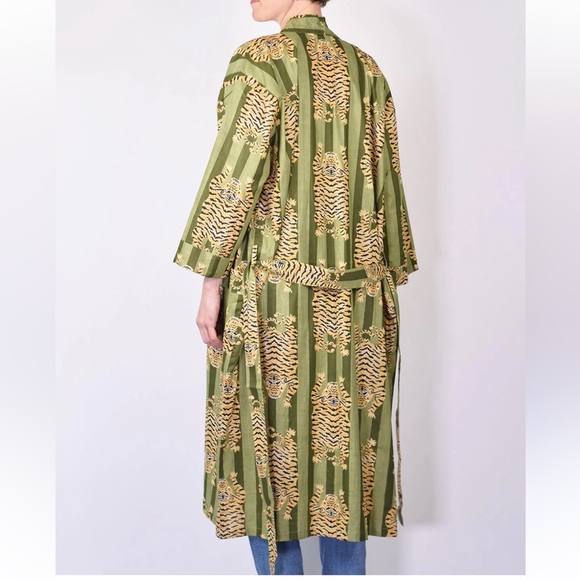 Verdigris Tiger Robe - Picture 2 of 6